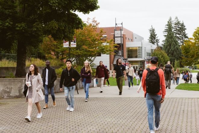 Students walking on the Bremerton Campus