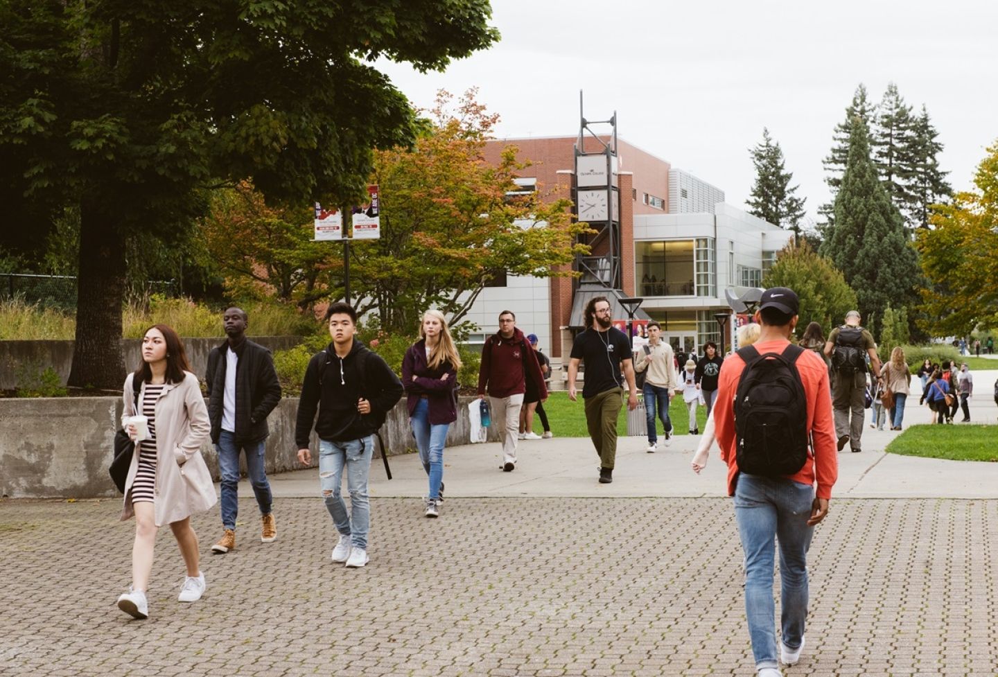 Students walking on the Bremerton Campus